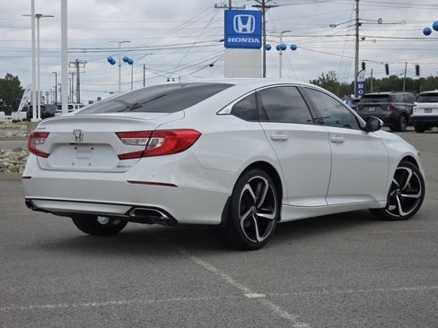Used 2018 Honda Accord Sport image 15