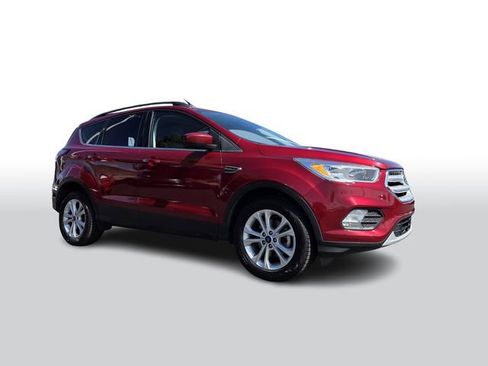 Used 2018 Ford Escape SE image 2