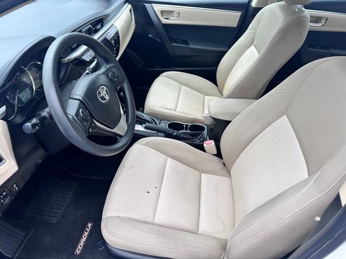 Used 2015 Toyota Corolla LE FWD image 5
