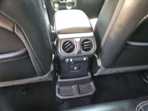 Used 2022 Jeep Wrangler Unlimited Sahara w/ Cold Weather Group AWD/4WD image 18