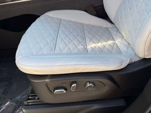 Used 2026 Cadillac Escalade Platinum Sport image 43