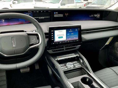 New 2026 Lincoln Nautilus Reserve image 6