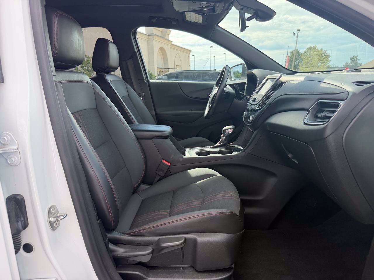 Used 2022 Chevrolet Equinox RS AWD/4WD image 14