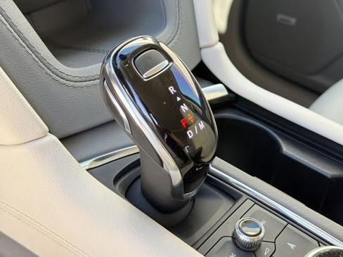 Certified 2023 Cadillac XT6 Premium Luxury FWD image 34
