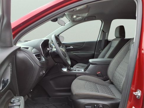 Used 2024 Chevrolet Equinox LT w/ LPO, Floor Liner Package FWD image 19