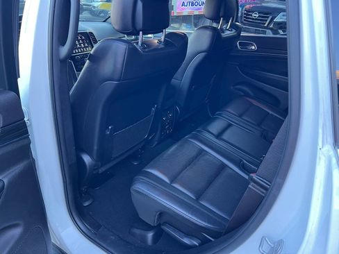 Used 2019 Jeep Grand Cherokee Limited w/ Luxury Group II AWD/4WD image 18