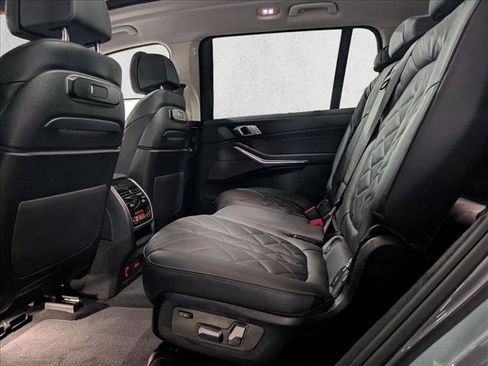 New 2026 BMW X7 xDrive40i image 17