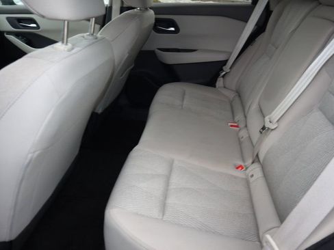 Certified 2025 Nissan Rogue SV image 17