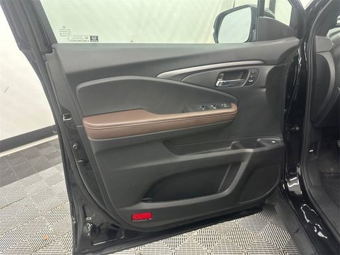 Used 2025 Honda Ridgeline RTL image 11