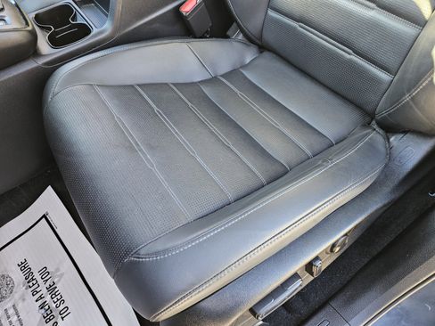 Used 2023 Honda CR-V EX-L image 8