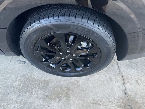 Used 2024 Kia Carnival SX image 22