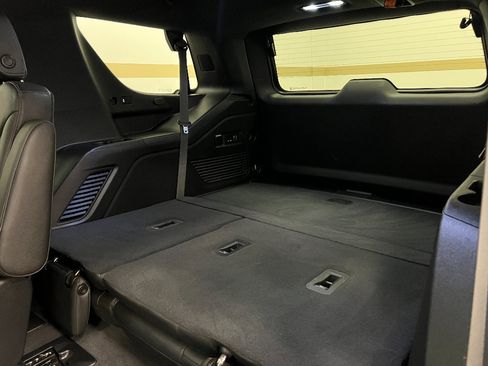 Used 2021 Chevrolet Tahoe LT w/ Luxury Package AWD/4WD image 17