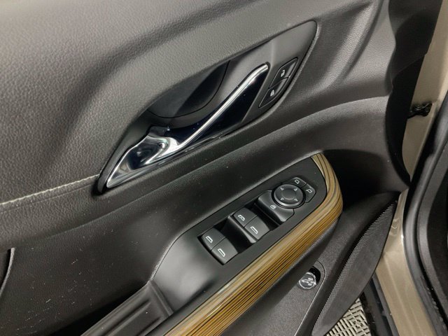Used 2023 GMC Acadia SLE w/ Driver Convenience Package FWD image 23