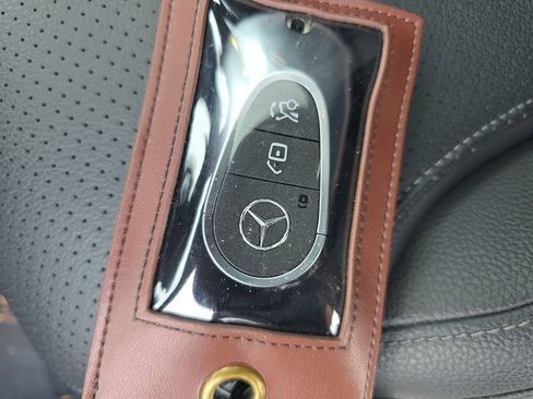 Certified 2025 Mercedes-Benz GLC 300 4MATIC image 38