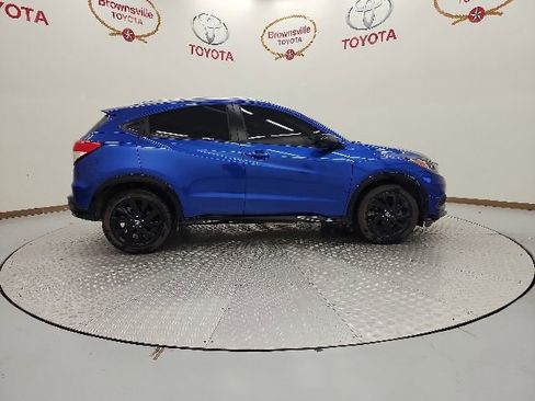 Used 2021 Honda HR-V Sport image 3