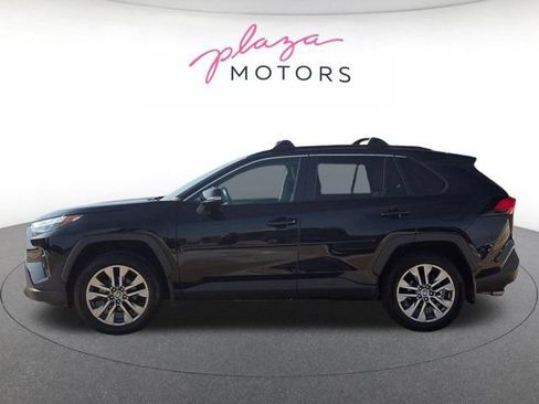 Used 2022 Toyota RAV4 XLE Premium AWD/4WD image 8