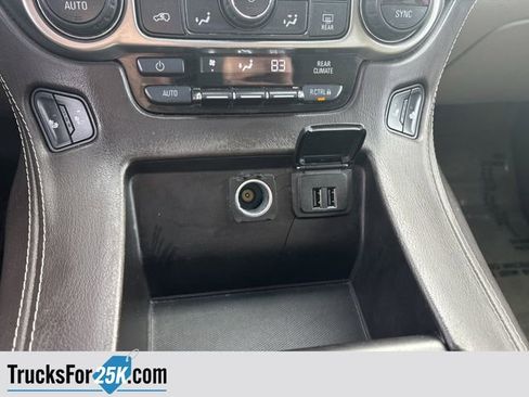 Used 2015 Chevrolet Suburban LT image 27