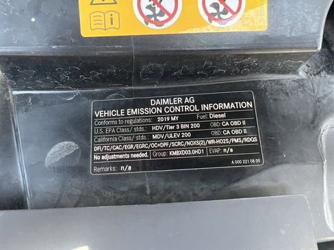 Used 2019 Mercedes-Benz Sprinter 144 image 24