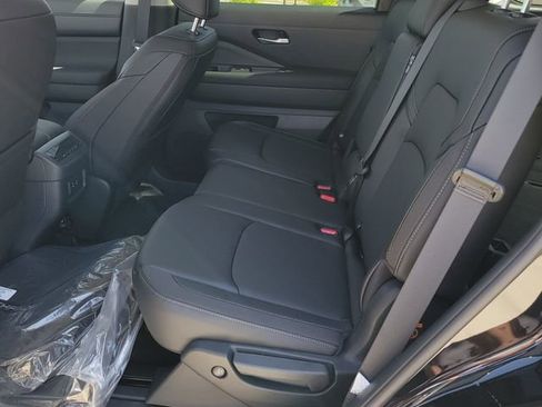 New 2026 Nissan Pathfinder SL image 7