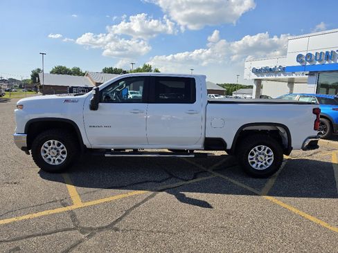 Used 2025 Chevrolet Silverado 3500 LT w/ Safety Package AWD/4WD image 2