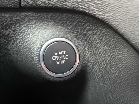 Used 2025 Volvo XC40 B5 Core w/ Protection Package Premier image 29