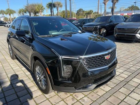 Certified 2025 Cadillac XT4 Premium Luxury FWD image 4