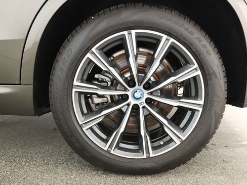 Used 2024 BMW X5 xDrive50e w/ M Sport Package image 7