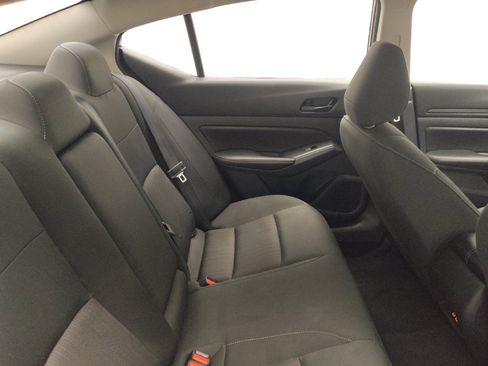 Used 2024 Nissan Altima 2.5 SV FWD image 19