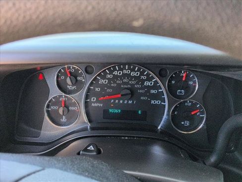 Used 2020 Chevrolet Express 3500 LT w/ LT Preferred Equipment Group RWD image 11