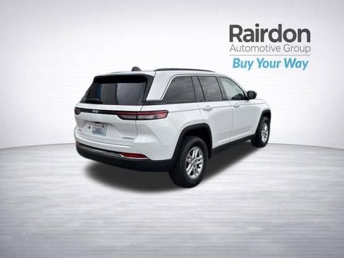 Used 2025 Jeep Grand Cherokee Laredo image 8