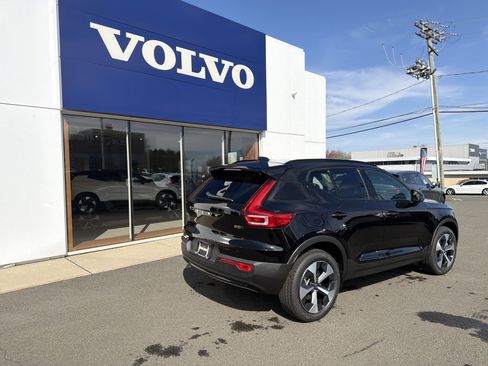 New 2026 Volvo XC40 B5 Core w/ Protection Package Premier AWD/4WD image 5