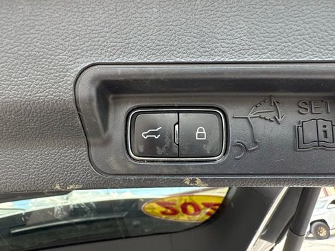 Used 2022 Ford Explorer XLT RWD image 14