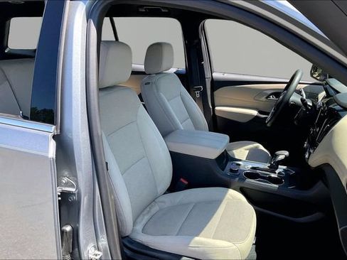 Used 2023 Chevrolet Traverse LS FWD image 20