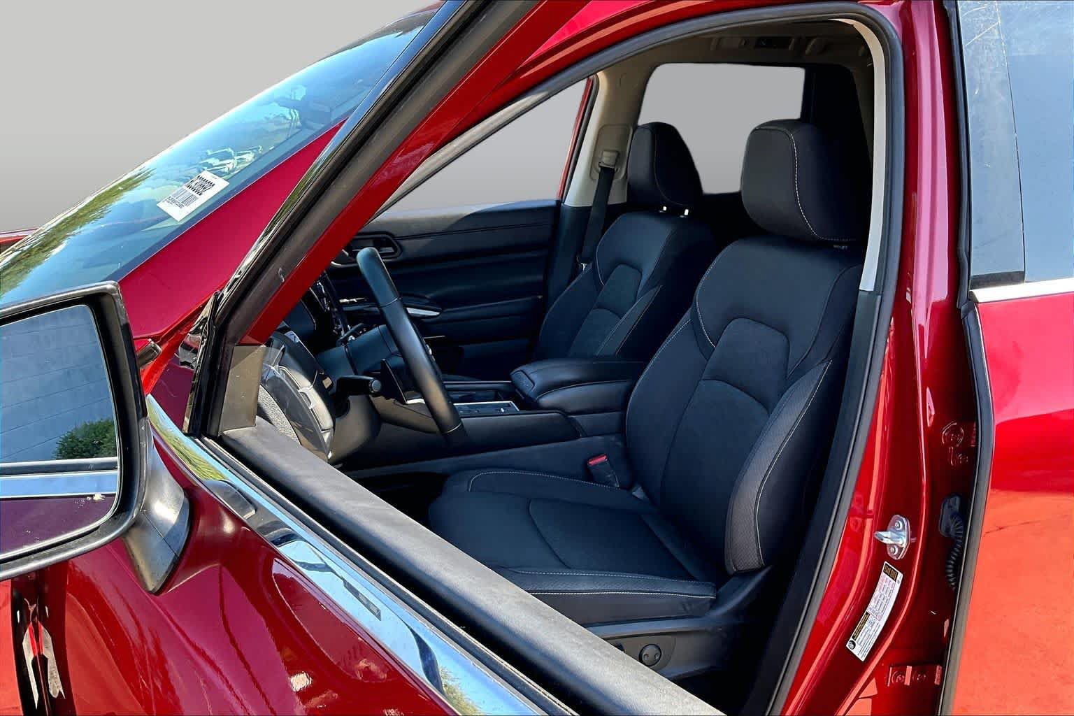 Used 2024 Nissan Pathfinder SV w/ SV Premium Package FWD image 8