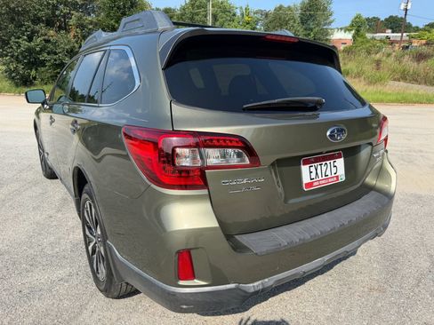 Used 2015 Subaru Outback 3.6R Limited AWD/4WD image 3