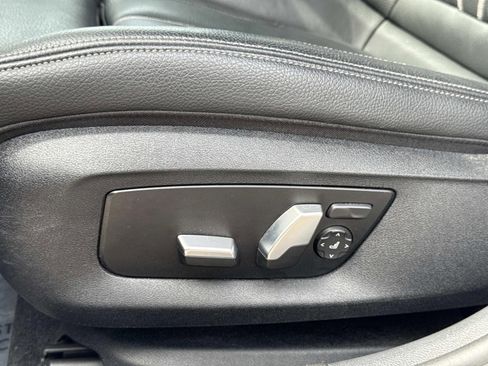 Used 2020 BMW 530i xDrive w/ Convenience Package image 19