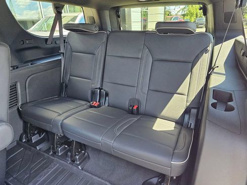 New 2026 Chevrolet Suburban Premier w/ Sun And Tow Package AWD/4WD image 18
