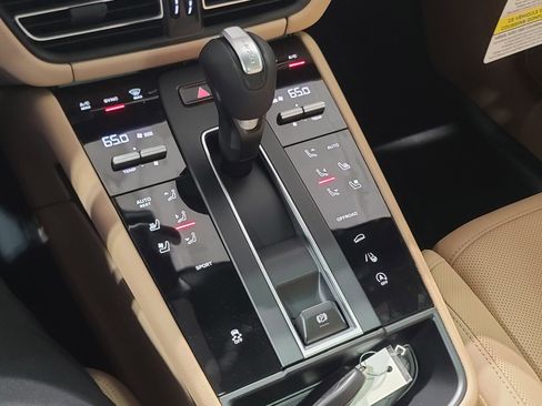 New 2026 Porsche Macan AWD/4WD image 24