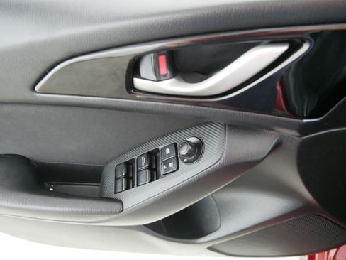 Used 2016 MAZDA MAZDA3 i Touring FWD image 19