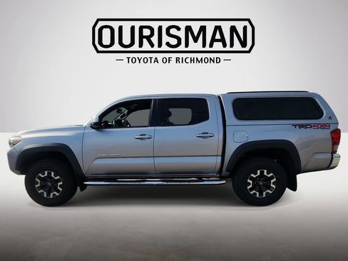 Used 2017 Toyota Tacoma TRD Off-Road w/ Tow Package (A/T) AWD/4WD image 4