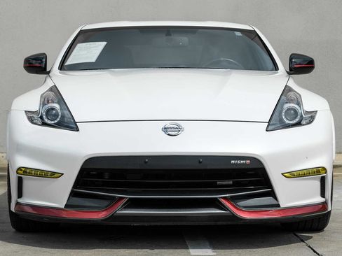 Used 2020 Nissan 370Z NISMO RWD image 5