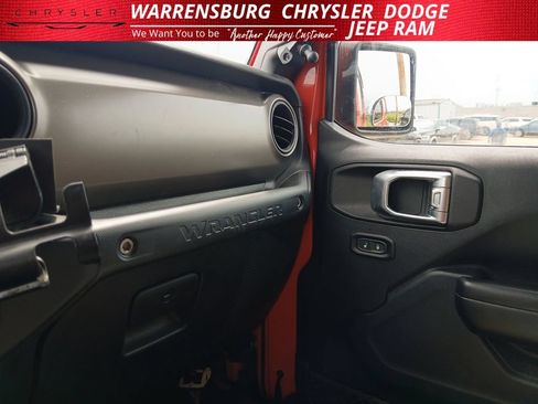 Used 2018 Jeep Wrangler Unlimited Sport S AWD/4WD image 25