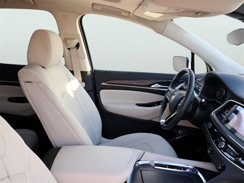 Used 2023 Buick Enclave Avenir w/ Avenir Technology Package image 10