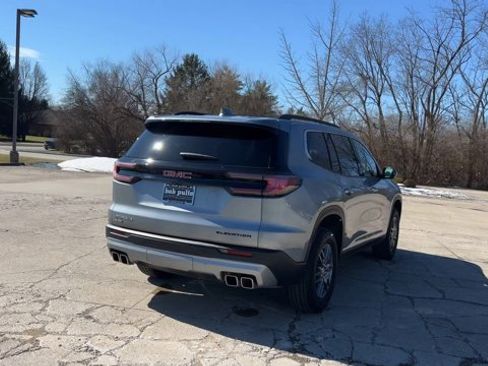 Used 2025 GMC Acadia Elevation image 8