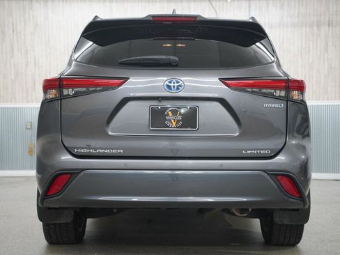 Used 2023 Toyota Highlander Limited image 9