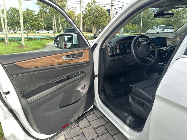 Used 2024 Volkswagen Atlas SE FWD image 22