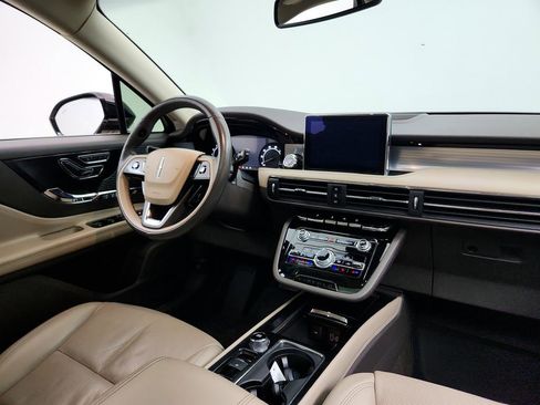 Used 2021 Lincoln Corsair AWD w/ Premium Package image 27