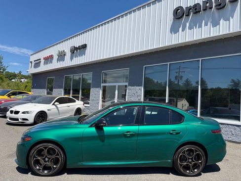 Used 2025 Alfa Romeo Giulia AWD w/ Driving Assist Package image 4