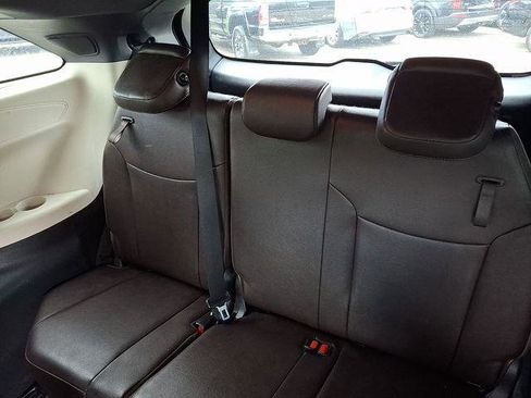 Certified 2022 Toyota Sienna Platinum AWD/4WD image 11