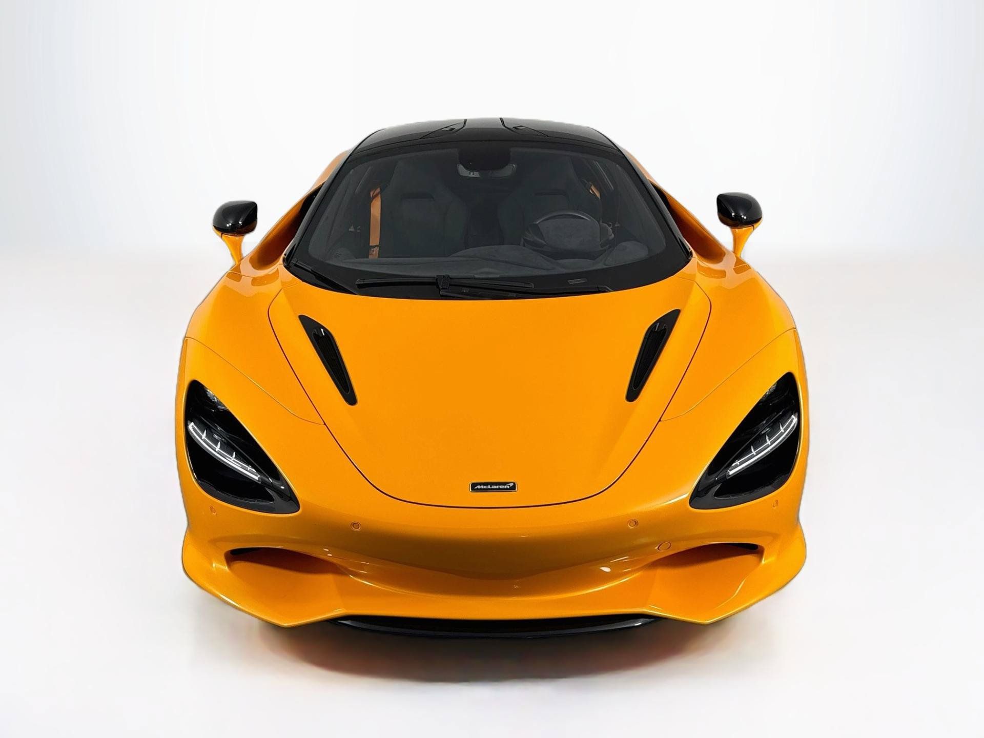 Used 2025 McLaren 750S RWD image 2